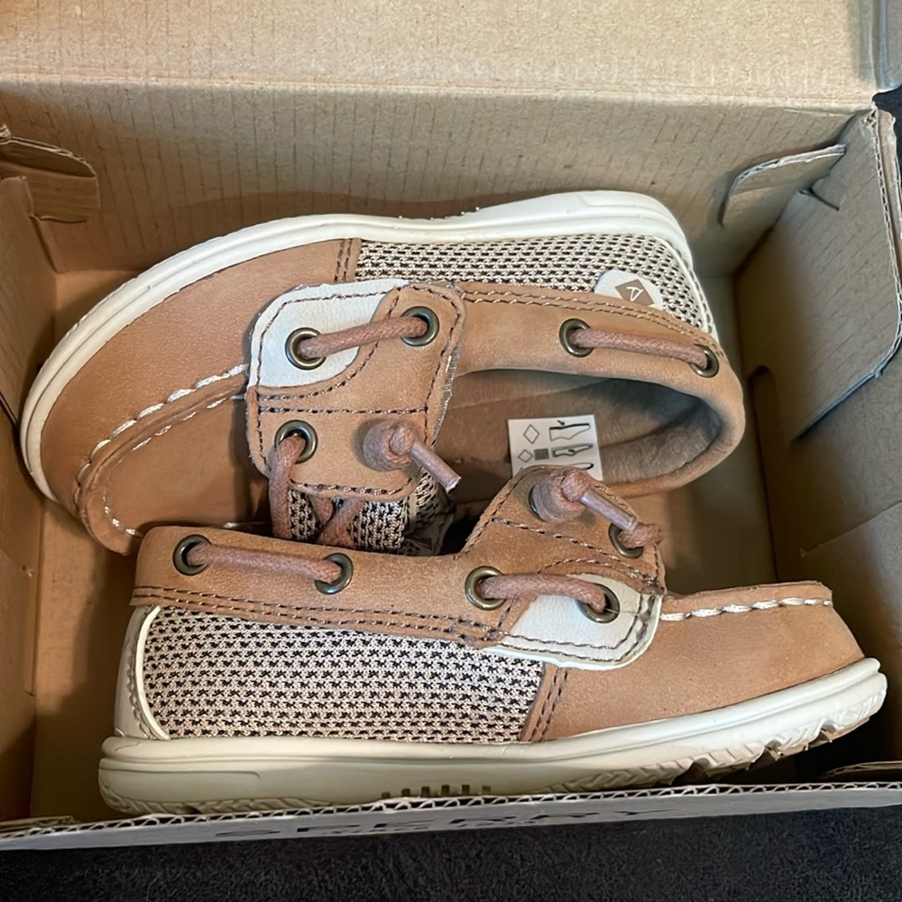 NWT toddler girl Sperry